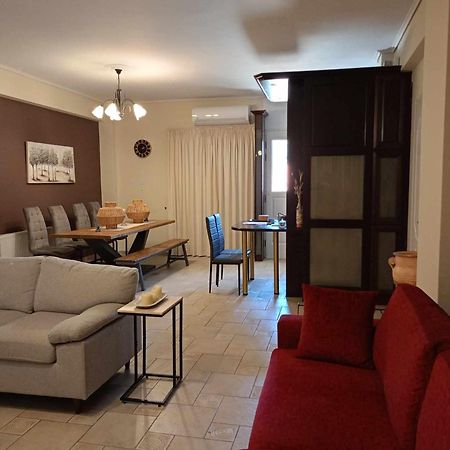 Comfortable Apartment In Kiato エクステリア 写真